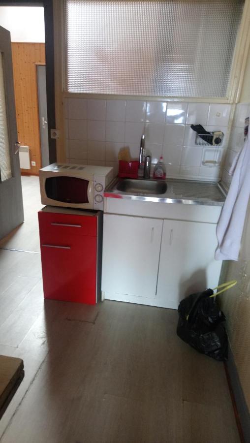 Hebergement Pour 2 Personnes,1 Chambres, Salon, Salle A Manger, Grand Garage Possibilite D'Un Lit 1 Personne Supplementaire Pour 15 Euros Sancoins Kültér fotó